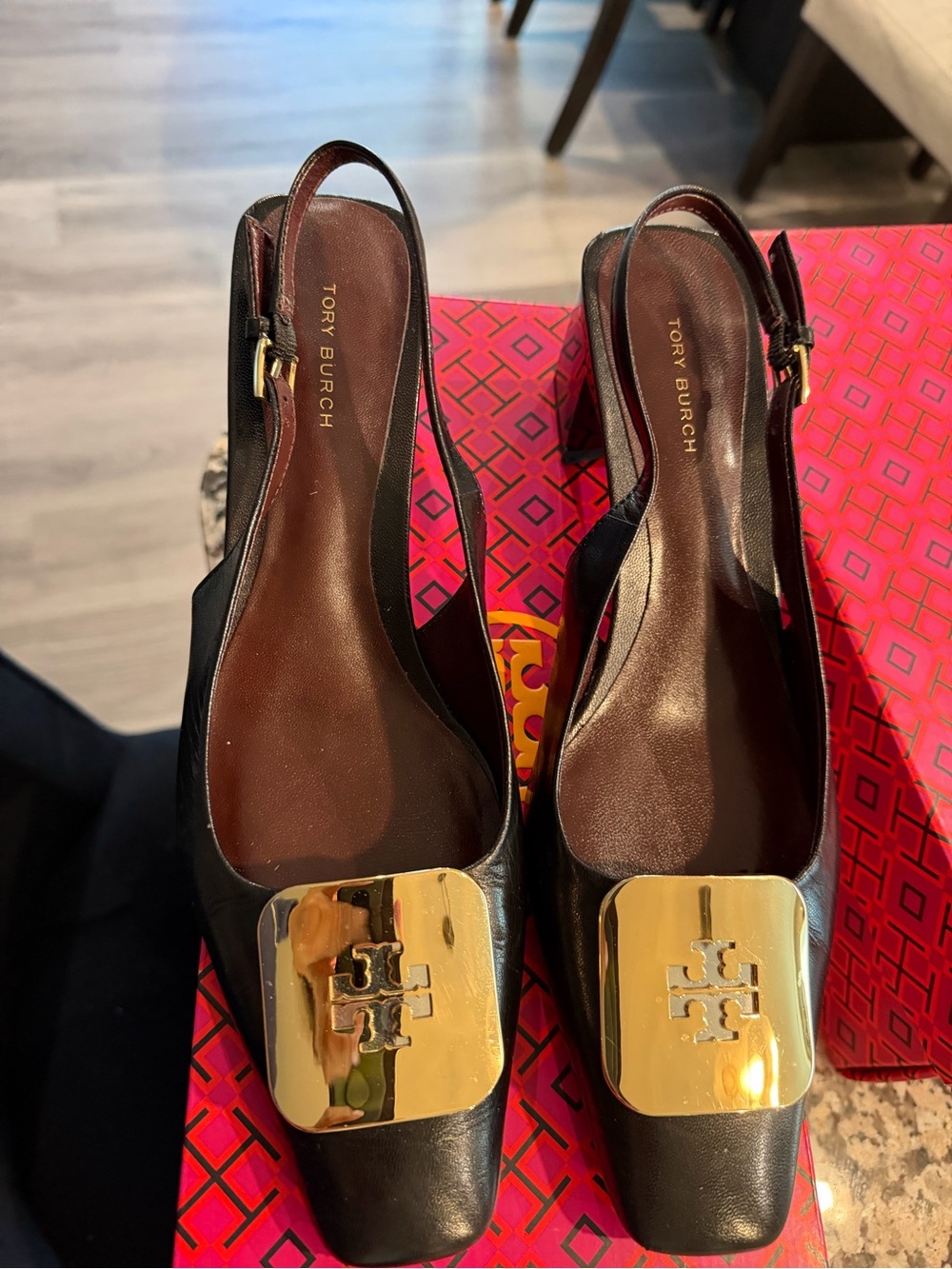 Tory Burch Black Leather Slingback Pumps with Gold Logo Plaque - Picture 4 of 5